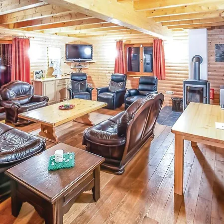 Stunning In Hersdorf With 4 Bedrooms And Wifi *