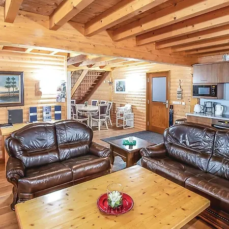 Vakantiehuis Stunning In Hersdorf With 4 Bedrooms And Wifi