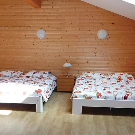 Stunning In Hersdorf With 4 Bedrooms And Wifi Vakantiehuis Jakobsknopp
